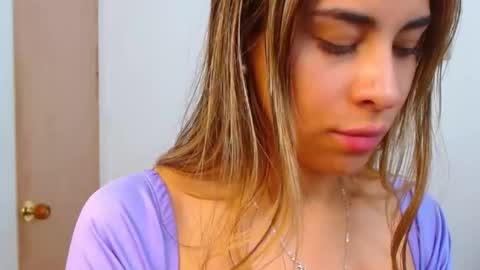 Snapshot of jessicarabbit4 chatting on 8, 3, 2025 jessicarabbit4 online show from 8, 3, 2025