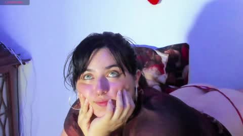 Snapshot of jessicared18 chatting on 12, 1, 2025 jessicared18 online show from 12, 1, 2025