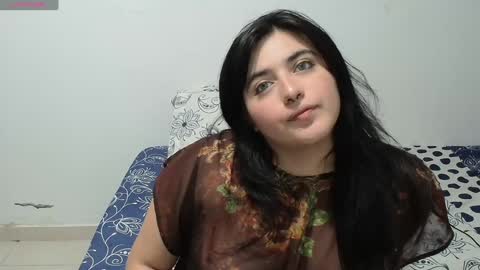 Snapshot of jessicared18 chatting on 5, 2, 2025 jessicared18 online show from 5, 2, 2025