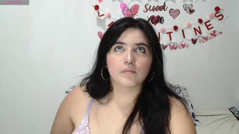 Snapshot of jessicared18 chatting on 8, 2, 2025 jessicared18 online show from 8, 2, 2025