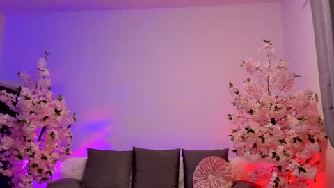 Gloria   online show from 12, 2, 2025