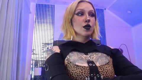 Your Sweet Angel online show from 7, 1, 2026