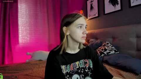 Snapshot of jessiexxiv chatting on 3, 7, 2026 Jessie online show from 3, 7, 2026