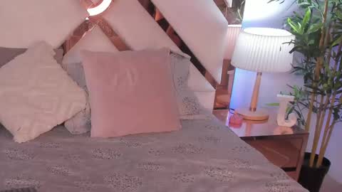 Snapshot of jessiica_stonne2 chatting on 11, 1, 2025 JESSICA STONNE online show from 11, 1, 2025