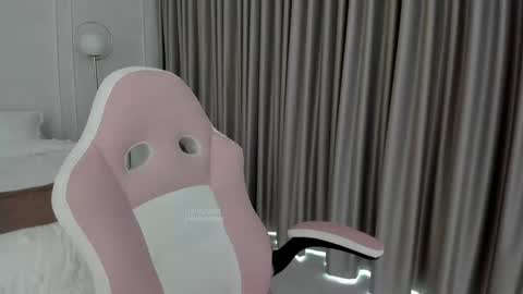    online show from 18, 9, 2025