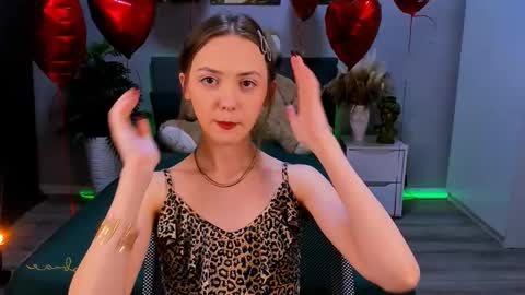 JesssWalker online show from 8, 3, 2025