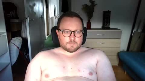 jeuneloup92 online show from 11, 9, 2025