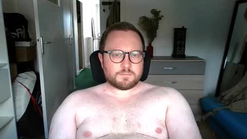 jeuneloup92 online show from 20, 9, 2025