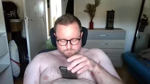 jeuneloup92 online show from 8, 10, 2025