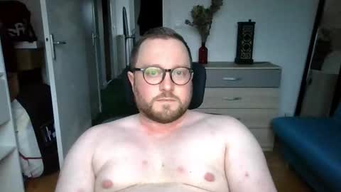 jeuneloup92 online show from 28, 10, 2025