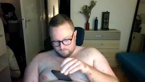 jeuneloup92 online show from 17, 11, 2025