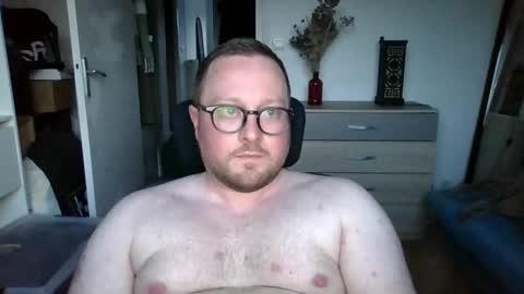 jeuneloup92 online show from 17, 4, 2026