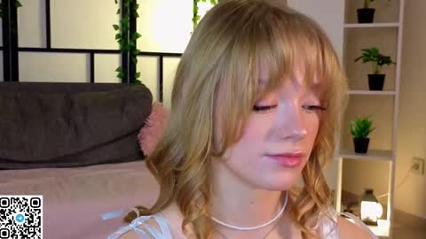 Snapshot of jewellhogan chatting on 5, 3, 2026 Gwen online show from 5, 3, 2026