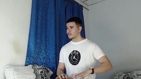 Snapshot of jeycob_happy97 chatting on 24, 12, 2024 Juan David online show from 24, 12, 2024