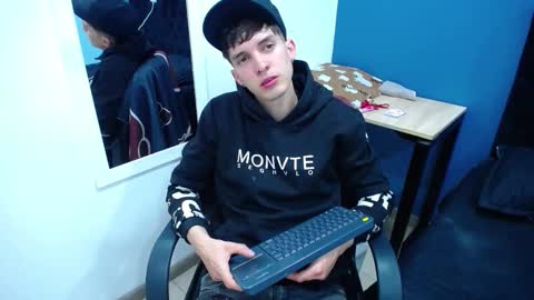 Jheampiero online show from 11, 11, 2025