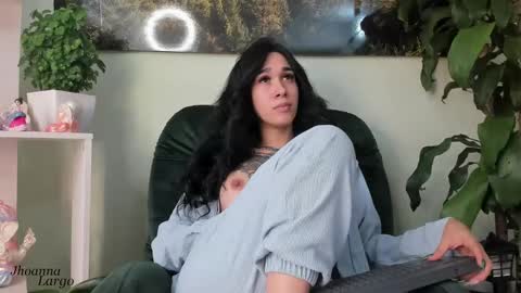 Snapshot of jhoanna_largo chatting on 18, 2, 2025  Jhoanna Largo  online show from 18, 2, 2025