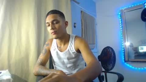 Snapshot of jhojanlatino chatting on 8, 10, 2025 jhonaiker online show from 8, 10, 2025