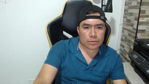 jhonatan_morales online show from 10, 10, 2025