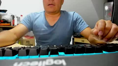 Snapshot of jhonatan_morales_s chatting on 16, 10, 2025 jhonatan_morales_s online show from 16, 10, 2025