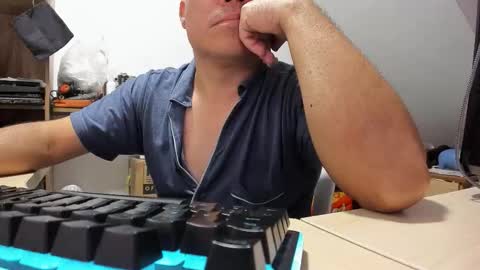 Snapshot of jhonatan_morales_s chatting on 21, 11, 2025 jhonatan_morales_s online show from 21, 11, 2025