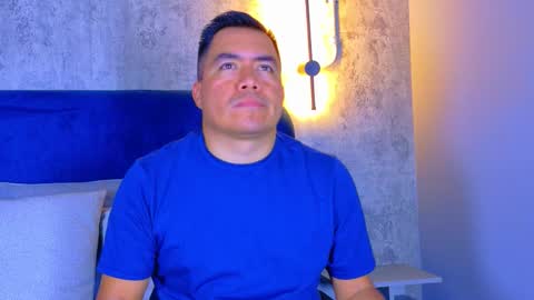Snapshot of jhonatan_morales_s chatting on 17, 12, 2025 jhonatan_morales_s online show from 17, 12, 2025