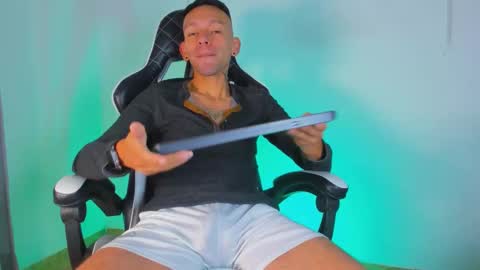 Snapshot of jhors_silv chatting on 19, 10, 2025 Jhors online show from 19, 10, 2025