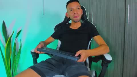 Snapshot of jhors_silv chatting on 22, 10, 2025 Jhors online show from 22, 10, 2025