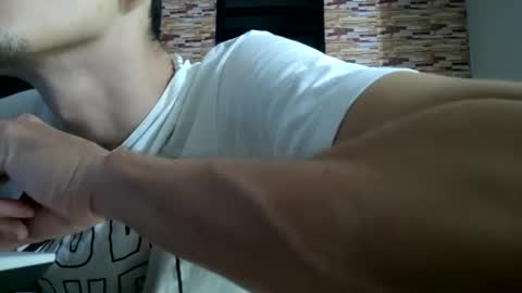 Snapshot of jhosuamoore2 chatting on 3, 11, 2025 jhosuamoore2 online show from 3, 11, 2025