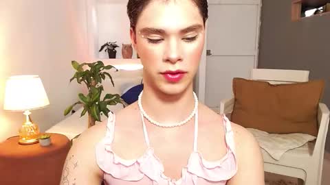 Jhuan Nhez online show from 10, 11, 2025