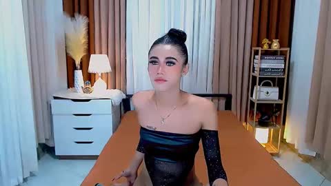 Snapshot of jhulianagrey chatting on 8, 1, 2025 julie online show from 8, 1, 2025