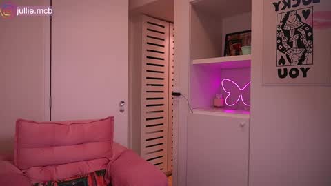 jhulysex online show from 17, 10, 2025