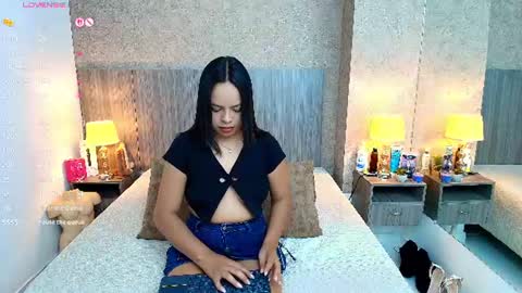 Jimena Salazar online show from 25, 6, 2026