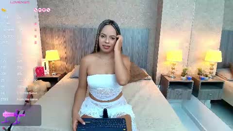 Jimena Salazar online show from 11, 7, 2026