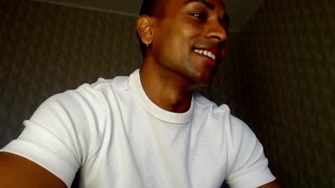 Snapshot of jimi_damien chatting on 17, 5, 2026 JD online show from 17, 5, 2026