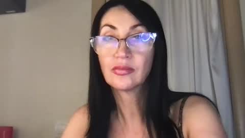 jinaluv online show from 12, 6, 2026