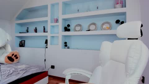 Juliee online show from 11, 3, 2026