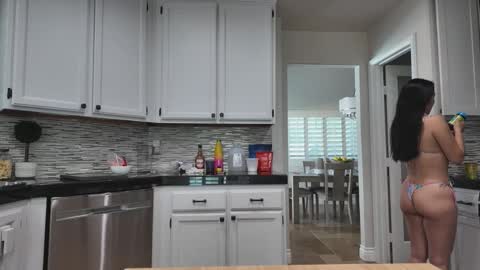 Snapshot of jiwon4u chatting on 18, 10, 2025 Jiwon online show from 18, 10, 2025