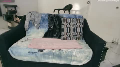 Nicole  Allen online show from 2, 1, 2025