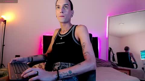 Joa Isaza     online show from 20, 10, 2025