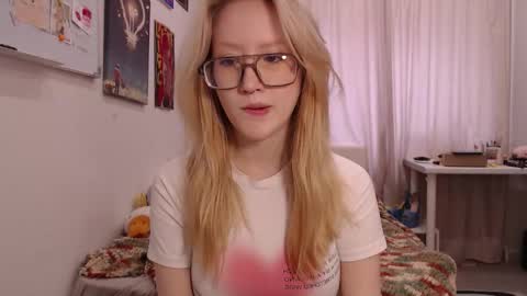 Snapshot of joan_kiss chatting on 9, 9, 2025 joan_kiss online show from 9, 9, 2025