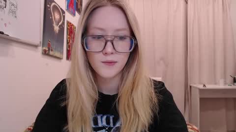 joan_kiss online show from 30, 3, 2026