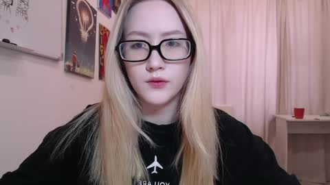 joan_kiss online show from 6, 4, 2026