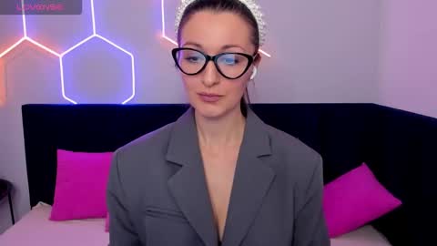 Snapshot of joannelson chatting on 19, 12, 2025 Joan online show from 19, 12, 2025