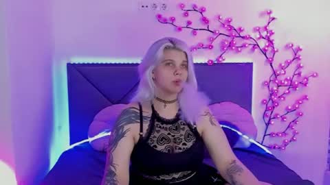 Snapshot of joannlowes chatting on 25, 6, 2026 Joann online show from 25, 6, 2026