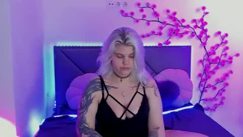 Snapshot of joannlowes chatting on 6, 7, 2026 Joann online show from 6, 7, 2026