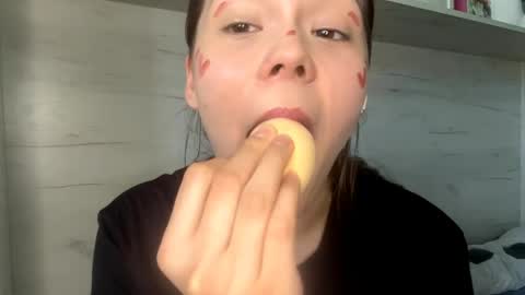 Mila online show from 28, 4, 2026