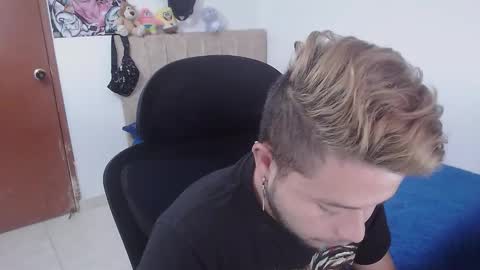 JOHAN independient model online show from 21, 11, 2025