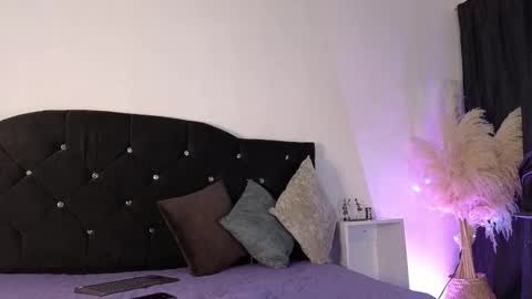 John  online show from 25, 10, 2025