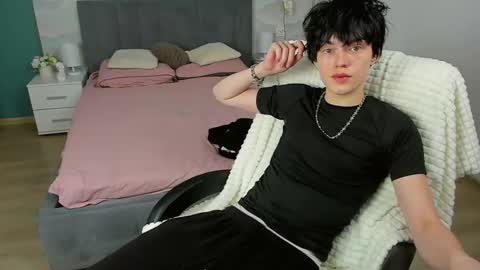 Snapshot of john_arthurs chatting on 13, 9, 2025 John online show from 13, 9, 2025