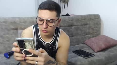 Snapshot of john_s117 chatting on 29, 5, 2026 JOHN online show from 29, 5, 2026